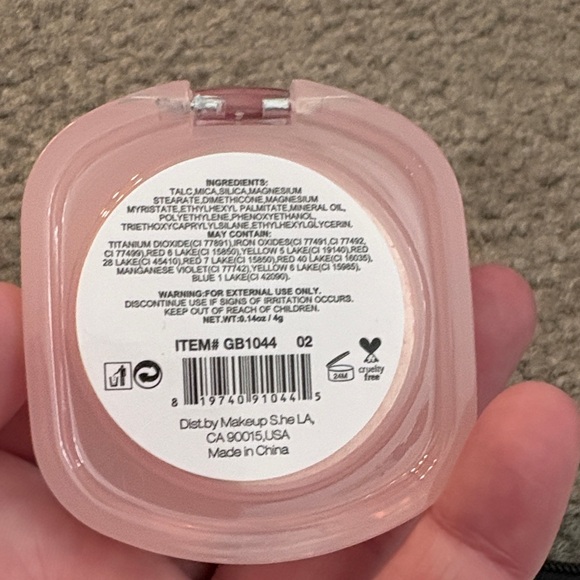 Strong Woman Beauty Bundle NARS, Clarins, Buxom, and more. - Picture 8 of 14